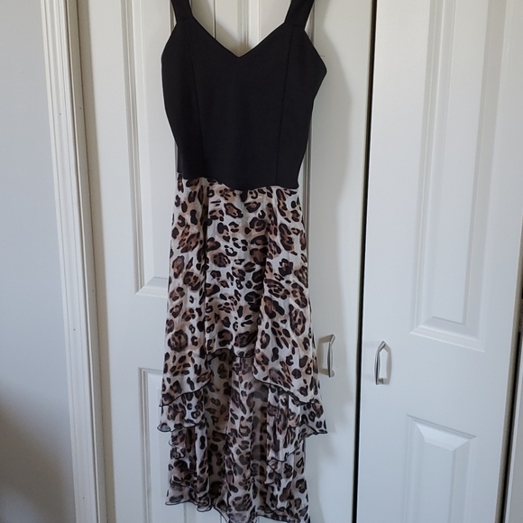 Dress - Picture 1 of 3